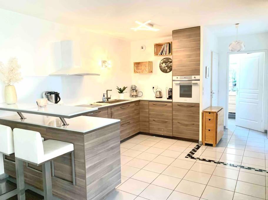 Marseille 60 M2 Terrasse Et Parking Apartment Exterior photo