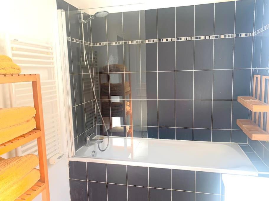 Marseille 60 M2 Terrasse Et Parking Apartment Exterior photo